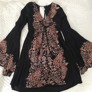 Abercrombie & Fitch Bell Sleeve Dress